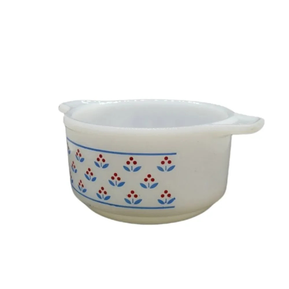 Dynaware Pry-O Rey Milk Glass Casserole/Bowl Set of 2 - Picture 10 of 14